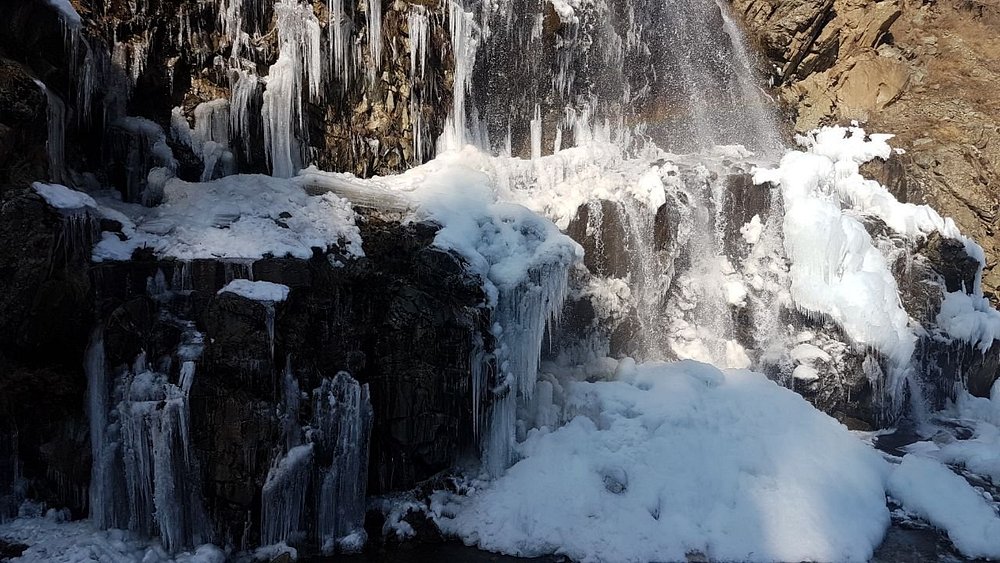 Drung Waterfall
